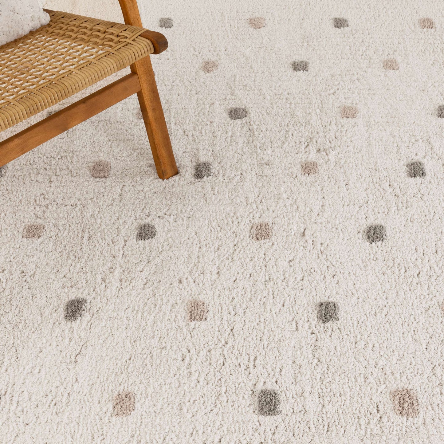 Mellow Round Scalloped Kids Rug White & Multi