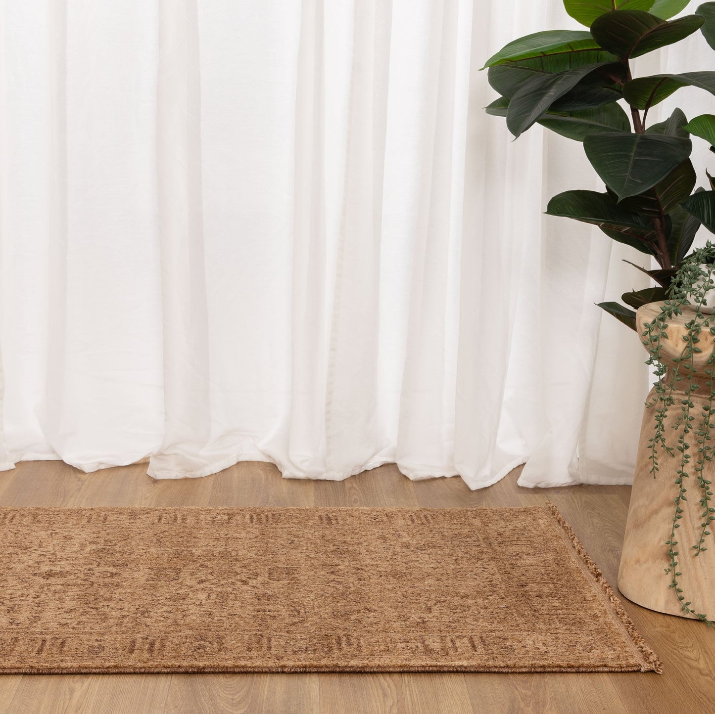 Heritage Distressed Border Mustard Runner- H105: (Different Tassel)