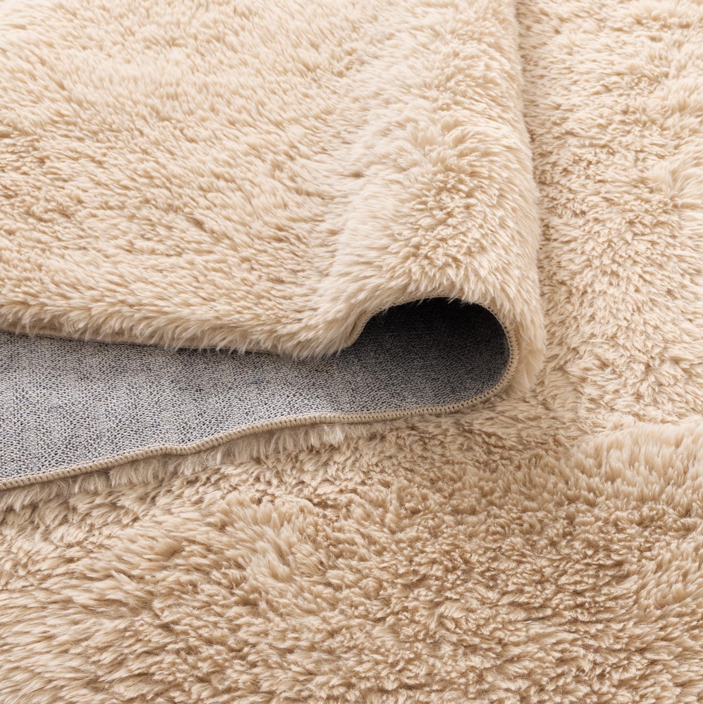 Lyla Machine Washable Shaggy Natural Round Rug