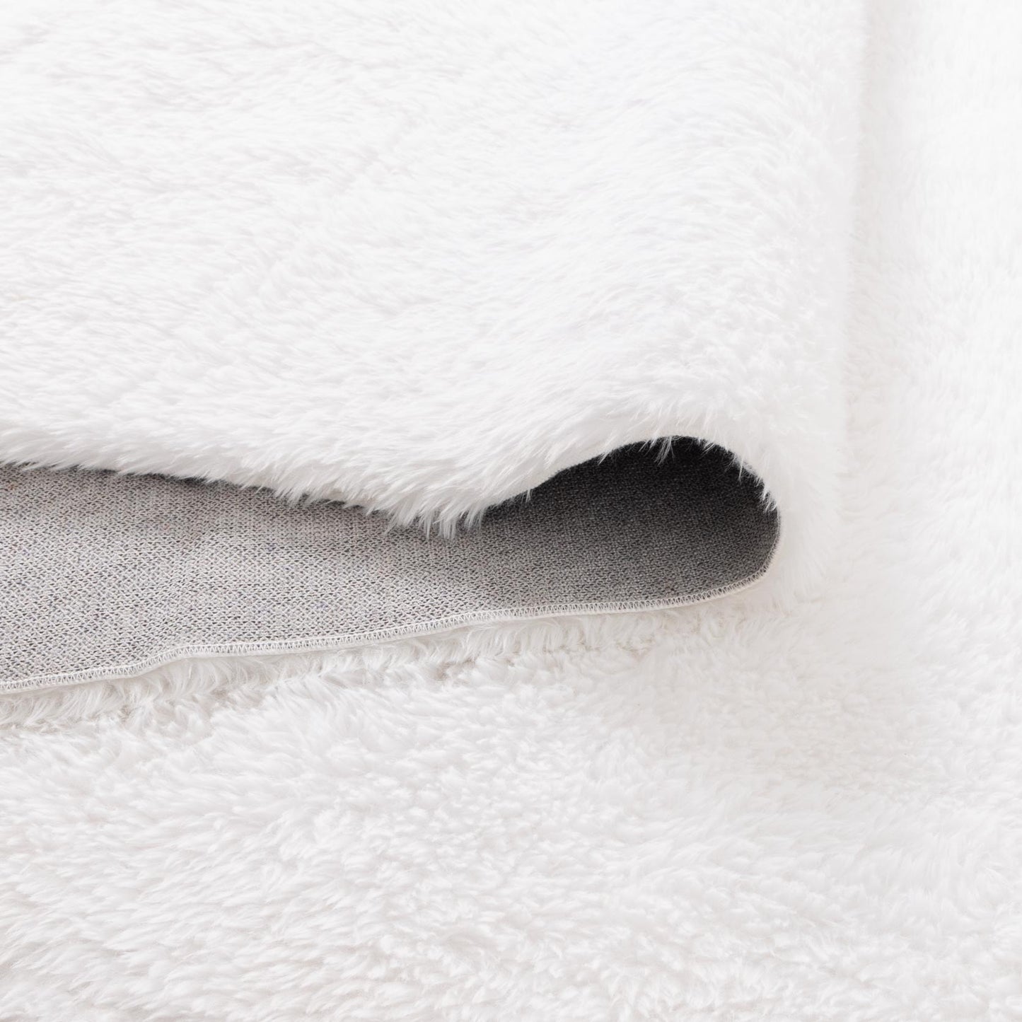 Lyla Machine Washable Shaggy White Rug